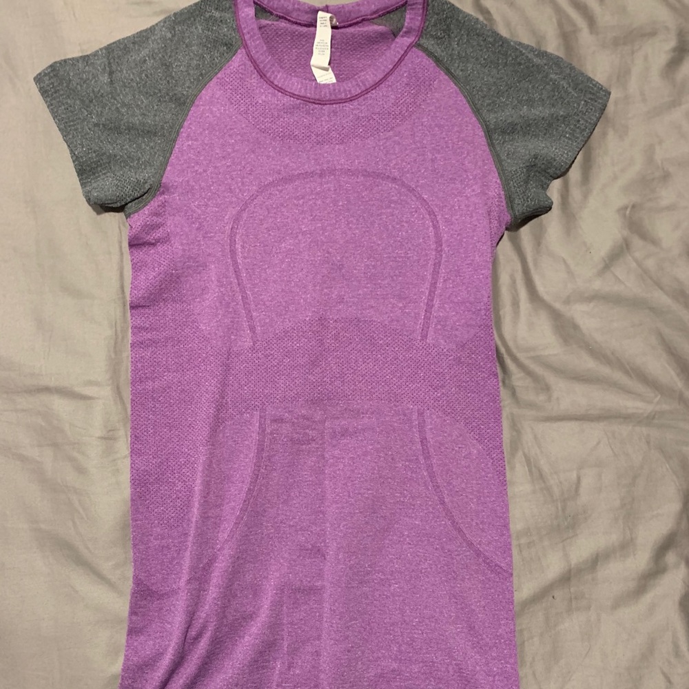 Lululemon workout top